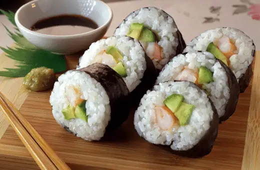 sushi is a great side dish to serve with spam musubi
