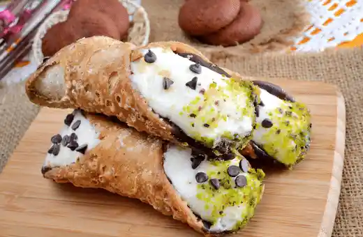 Cannoli are another great option for those looking for an Italian-inspired dessert that goes with lasagna