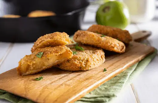 fried green tomatoes are a good side to serve with country ham