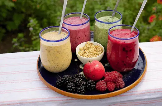 smoothies is a good side to serve with a breakfast casserole