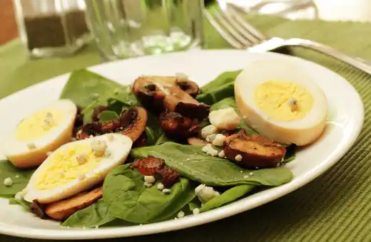 Spinach Bacon Salad goes excellent with carbonara.