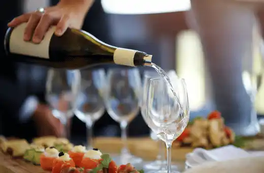 White Wine and Food Pairing Guide